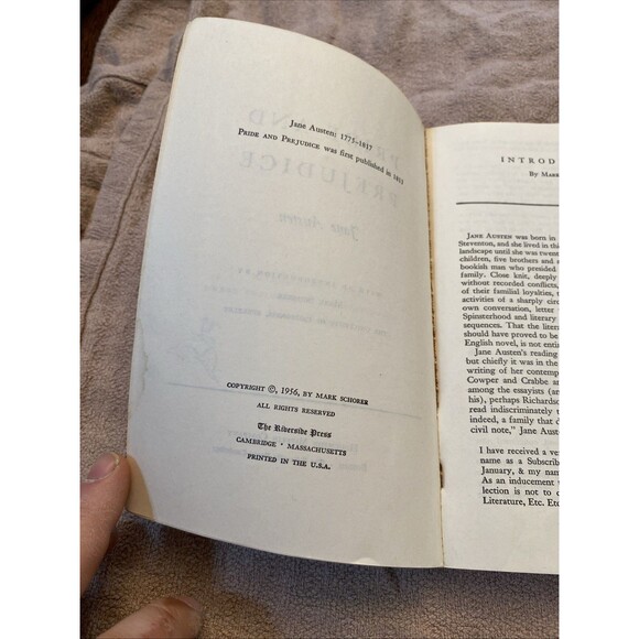 Pride and Prejudice by Jane Austen [RARE 1956 Paperback Riverside Editions] - Picture 5 of 9